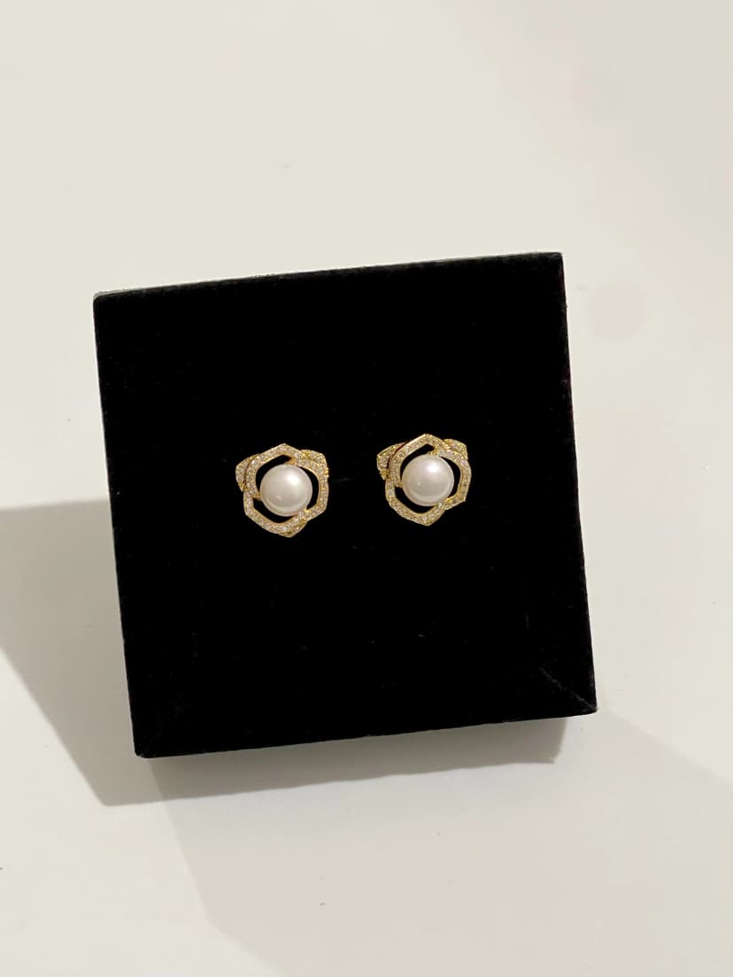 BRINCO ORQUÍDEA IMPERIAL BANHADO A OURO 18K